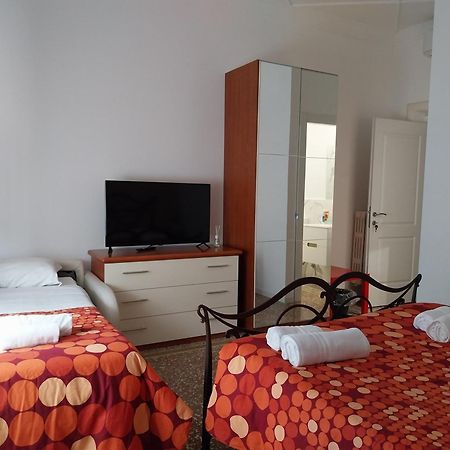 Lo Sguardo Sui Re Hotel Рим Екстериор снимка